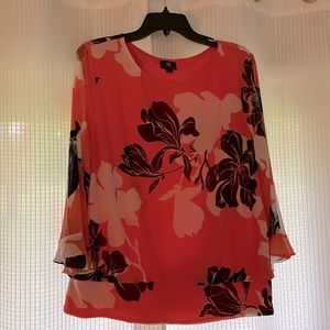Women’s XL JM Collection floral blouse. Super cute and comfy.